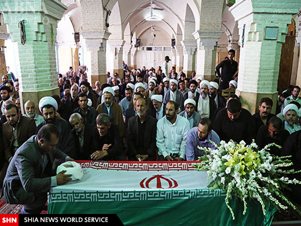 تصاویر تشییع پیکر رئیس فقید مجمع جهانی شیعه شناسی در قم تصاویر تشییع پیکر رئیس فقید مجمع جهانی شیعه شناسی در قم