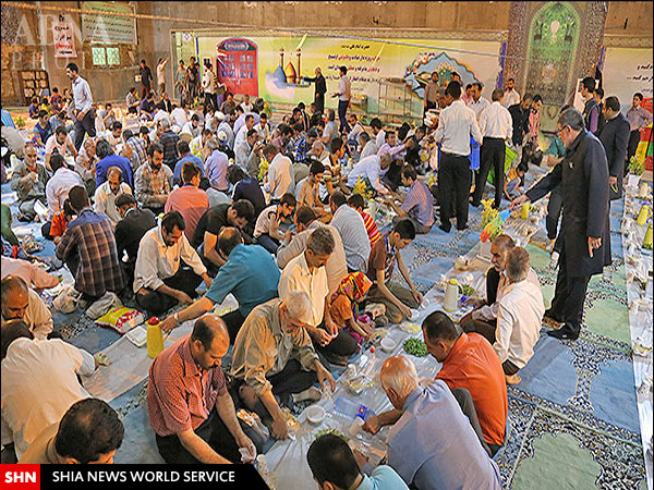ضیافت افطاری در حرم حضرت عبدالعظیم(ع)/ تصاویر