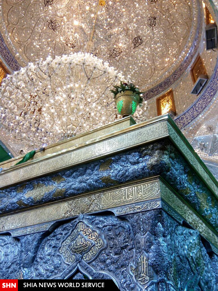 تصاویر نزدیکترین لنز دوربین به مرقد امام حسین (ع) تصاویر نزدیکترین لنز دوربین به مرقد امام حسین (ع)