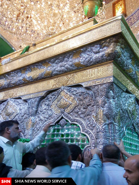 تصاویر نزدیکترین لنز دوربین به مرقد امام حسین (ع) تصاویر نزدیکترین لنز دوربین به مرقد امام حسین (ع)