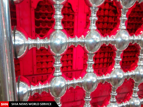 تصاویر نزدیکترین لنز دوربین به مرقد امام حسین (ع) تصاویر نزدیکترین لنز دوربین به مرقد امام حسین (ع)