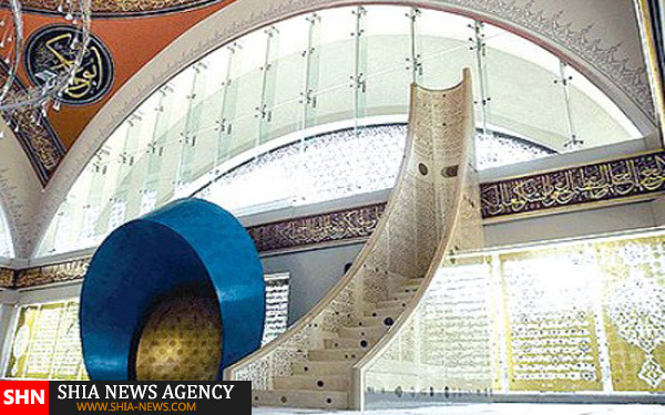 نخستین مسجد در جهان که یک زن آن را طراحی کرده است + تصاویر
