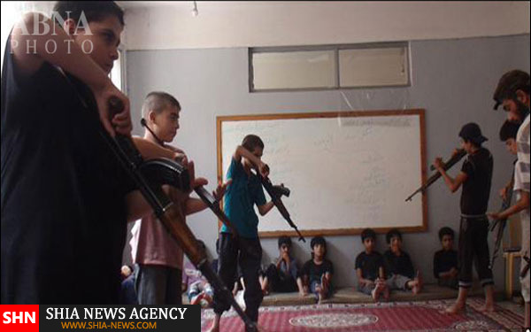 آموزش وحشی‌گری به کودکان توسط داعش + تصاویر