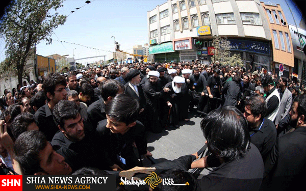 تصاویر پیاده روی آیت الله وحید خراسانی در سالروز شهادت امام جعفر صادق(ع)