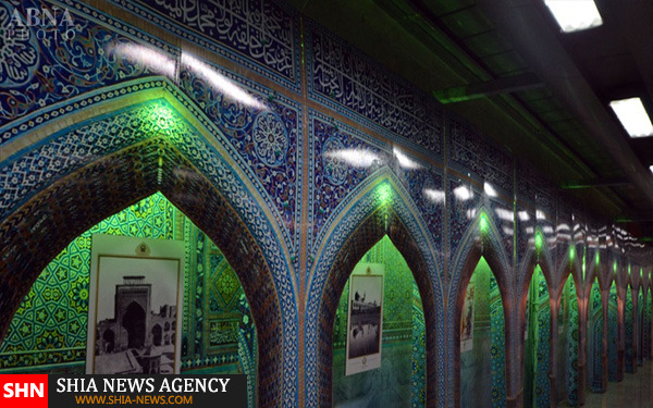 قاب عکس‌های تاریخی حرم مطهر امام رضا(ع) چشم نواز مسافران مترو شد + تصاویر