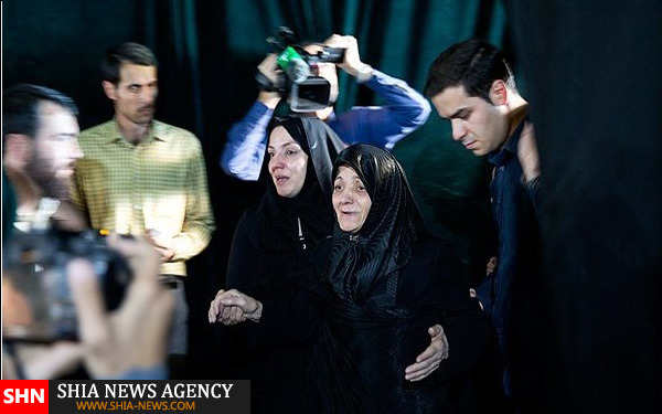 دیدار خانواده شهید کاظم فرجی نوازانی با پیکر فرزندشان دیدار خانواده شهید کاظم فرجی نوازانی با پیکر فرزندشان