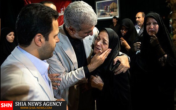دیدار خانواده شهید کاظم فرجی نوازانی با پیکر فرزندشان دیدار خانواده شهید کاظم فرجی نوازانی با پیکر فرزندشان