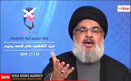 سید حسن نصرالله با آرم بنیادشهید بر صفحه تلویزیون سید حسن نصرالله با آرم بنیادشهید بر صفحه تلویزیون