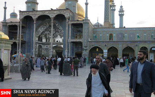 حضور آیت الله شبیری زنجانی بر سر مزار پدرشان + تصاویر