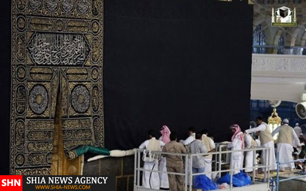 تصاویر مراسم بالا بردن پرده کعبه جهت آمادگی برای حج