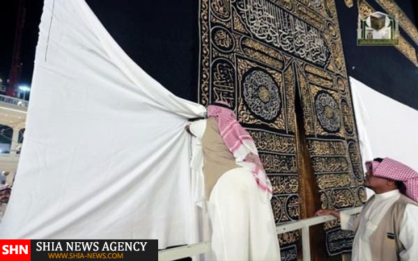 تصاویر مراسم بالا بردن پرده کعبه جهت آمادگی برای حج