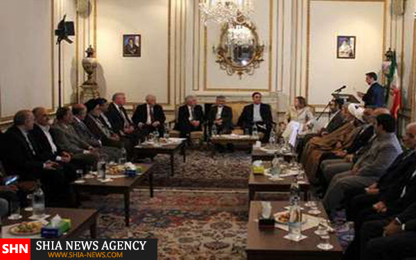 تصاویر نقض قانون حجاب در سفارت ايران در لندن