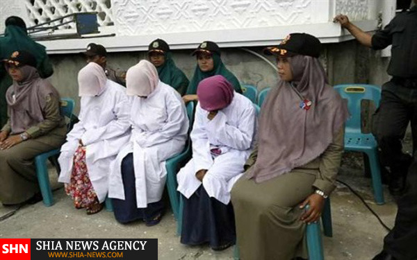 تصاویر  اجرای حد زنا بر متهمان زن اندونزی