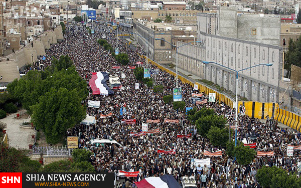 تظاهرات گسترده علیه جنایات جنگی رژیم سعودی در صنعاء + تصاویر