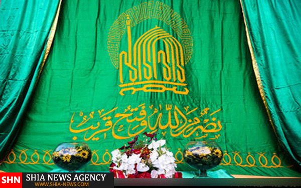تعویض پرچم بارگاه مطهر امام رضا (ع) + تصاویر