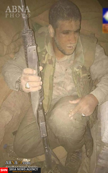 تصاویر استقامت رزمندگان حشد شعبی در طوفان شن تصاویر استقامت رزمندگان حشد شعبی در طوفان شن