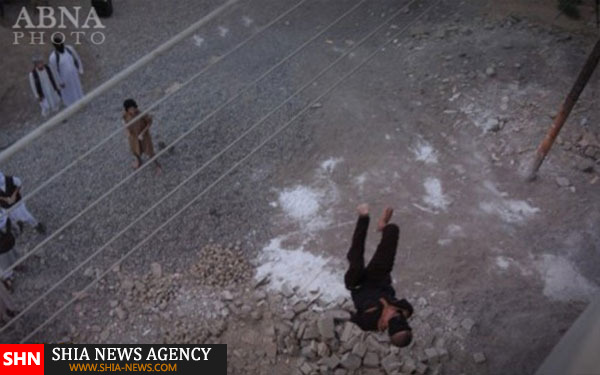 اعدام فجیع 2 جوان موصلی به دست داعش+ تصاویر
