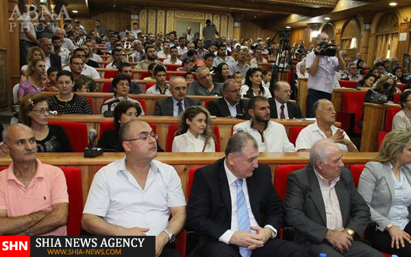 تجلیل نخست وزیر سوریه از خانواده شهدا و جانبازان + تصویر