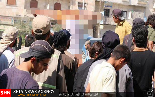 اجبار تماشای گردنی زنی داعش برای کودکان + تصاویر