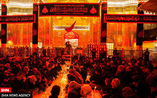 عزاداری خادمان حرم حسینی در بارگاه عقیله بنی هاشم