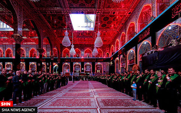 عزاداری خادمان حرم حسینی در بارگاه عقیله بنی هاشم
