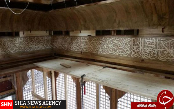 ساخت و نصب کتیبه قرآنی داخل ضریح جدید حضرت عباس(ع) + تصاویر