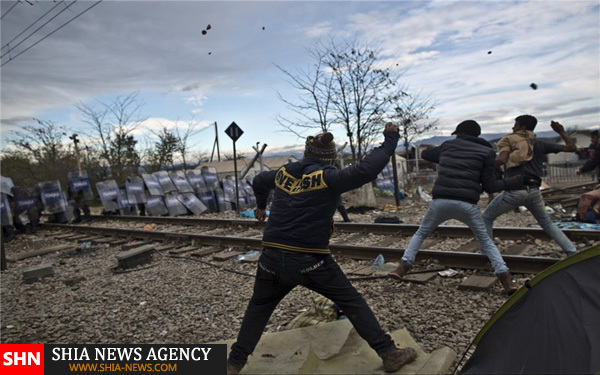 درگیری خونین پناهجویان و پلیس مقدونیه در مرز +تصاویر