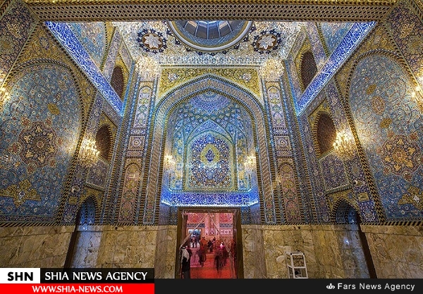 دلبری از زائران در حرم مطهر امام حسین (ع) با نقوش اسلیمی ایران+ تصاویر
