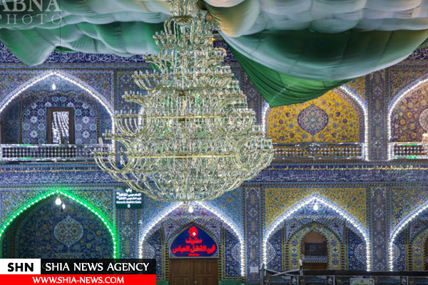 تصاویر نصب لوسترهای جدید در حرم حضرت عباس(ع)