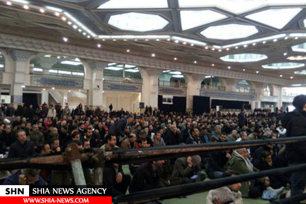 تشییع شهدای آتش‌نشان پلاسکو به‌روی دستان مردم