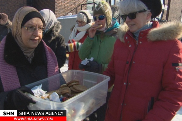 قرار گرفتن مسجدی در میان زنجیره انسانی در کانادا+ تصویر