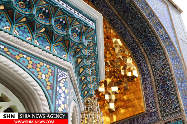 رونمایی از گوشواره‌های ایوان طلای صحن امام هادی(ع) حرم حضرت معصومه (ع)+تصاویر