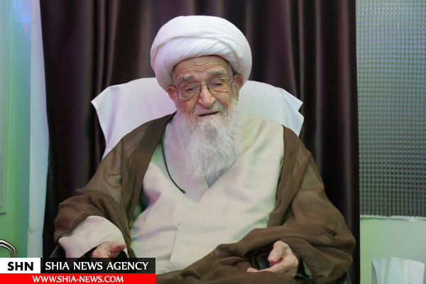 تصاویر عمامه گذاری طلاب در روز ولادت حضرت زهرا (س) توسط آیت الله العظمی صافی گلپایگانی