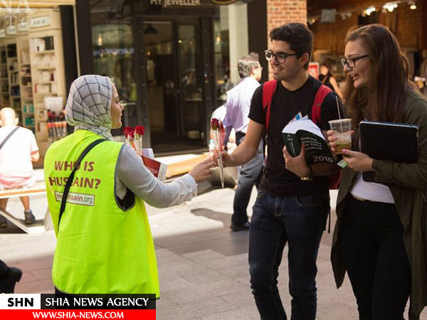 تصاویر هدیه شاخه گل شیعیان به غیرمسلمانان استرالیایی