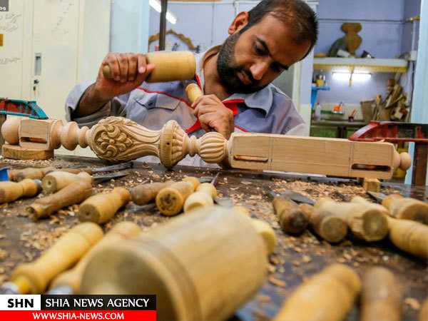 هنر نگارگری روی چوب در حرم مطهر حضرت علی(ع) + تصاویر هنر نگارگری روی چوب در حرم مطهر حضرت علی(ع) + تصاویر