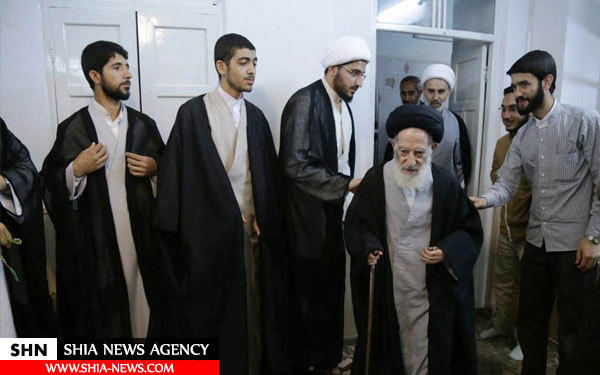 تصاویر عمامه گذاری طلاب توسط مراجع عالیقدر در عید سعید مبعث تصاویر عمامه گذاری طلاب توسط مراجع عالیقدر در عید سعید مبعث