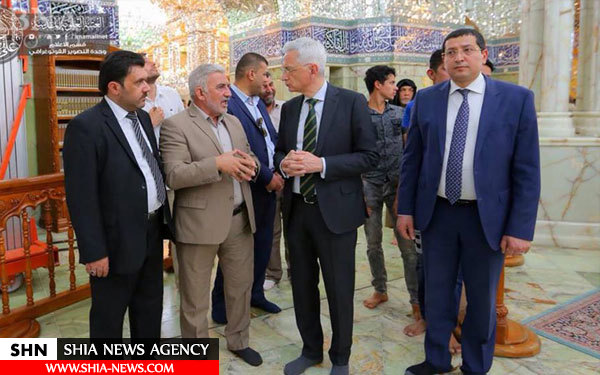 سفیر فرانسه در حرم مطهر امیرالمومنین (ع) + تصاویر