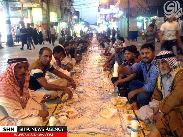 تصویر سفره افطار طولانی مردم نجف اشرف
