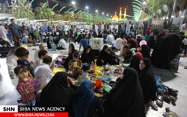 تصاویر سفره های صمیمی افطار در بین الحرمین کربلا