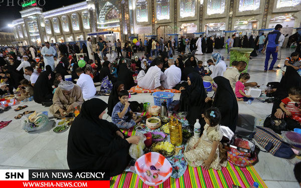 تصاویر سفره های صمیمی افطار در بین الحرمین کربلا