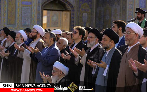 تعویض پرچم حرم امام رضا (ع) با حضور آیت الله العظمی صافی گلپایگانی