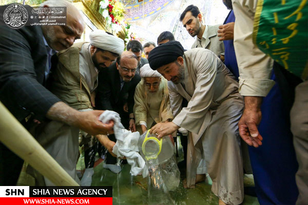 گل آرایی و گلاب شویی حرم مطهر امام علی(ع) به مناسبت عید غدیر خم