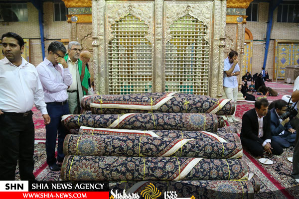 تحویل فرش های کاشان برای حرم امامین عسکریین به دفتر آیت الله سیستانی