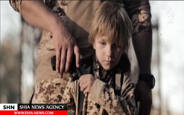 کودک بلوند انگلیسی در جمع جلادان داعشی + تصاویر