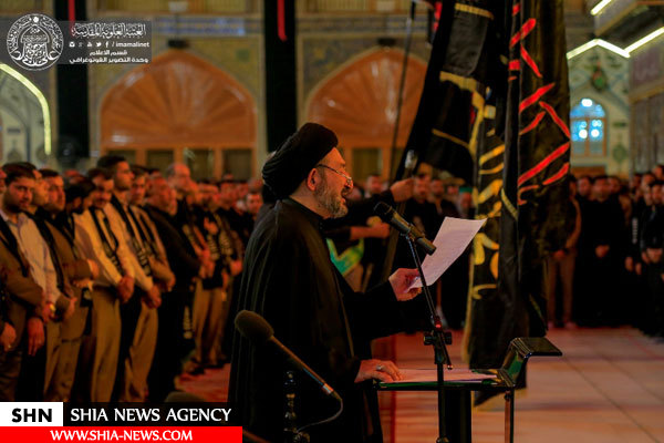 اهتزاز پرچم عزاداری امام حسین(ع) در حرم امیرالمومنین(ع) اهتزاز پرچم عزاداری امام حسین(ع) در حرم امیرالمومنین(ع)