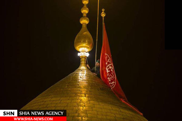 تصویر تعویض پرچم گنبد حرم حضرت ابوالفضل(ع) تصویر تعویض پرچم گنبد حرم حضرت ابوالفضل(ع)