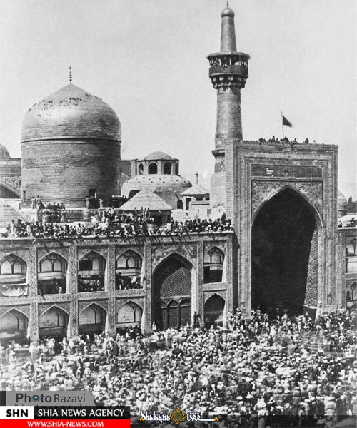 تصویر عزاداری روز عاشورا بر بام حرم امام رضا (ع) در ۱۳۸ سال پیش