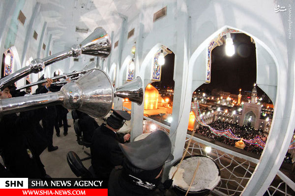 تصاویر نقاره زنی شب میلاد پیامبر(ص) در حرم رضوی