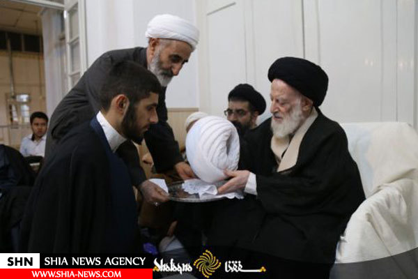 تصاویر عمامه گذاری طلاب در روز میلاد رسول اکرم (ص) تصاویر عمامه گذاری طلاب در روز میلاد رسول اکرم (ص)