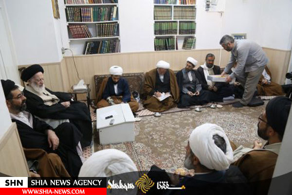 تصاویر عمامه گذاری طلاب در روز میلاد رسول اکرم (ص) تصاویر عمامه گذاری طلاب در روز میلاد رسول اکرم (ص)